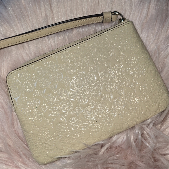 Euc Coach Embossed Wristlet Bag - Picture 2 of 3